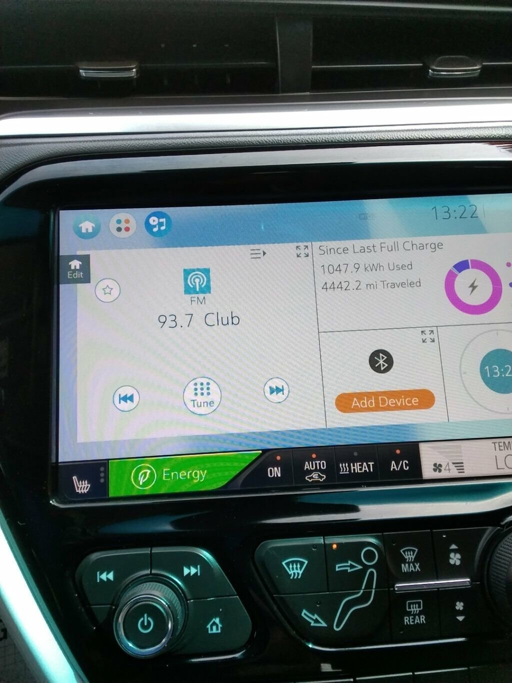 Used 2019 Chevrolet Bolt Premier w/ Infotainment Package image 16