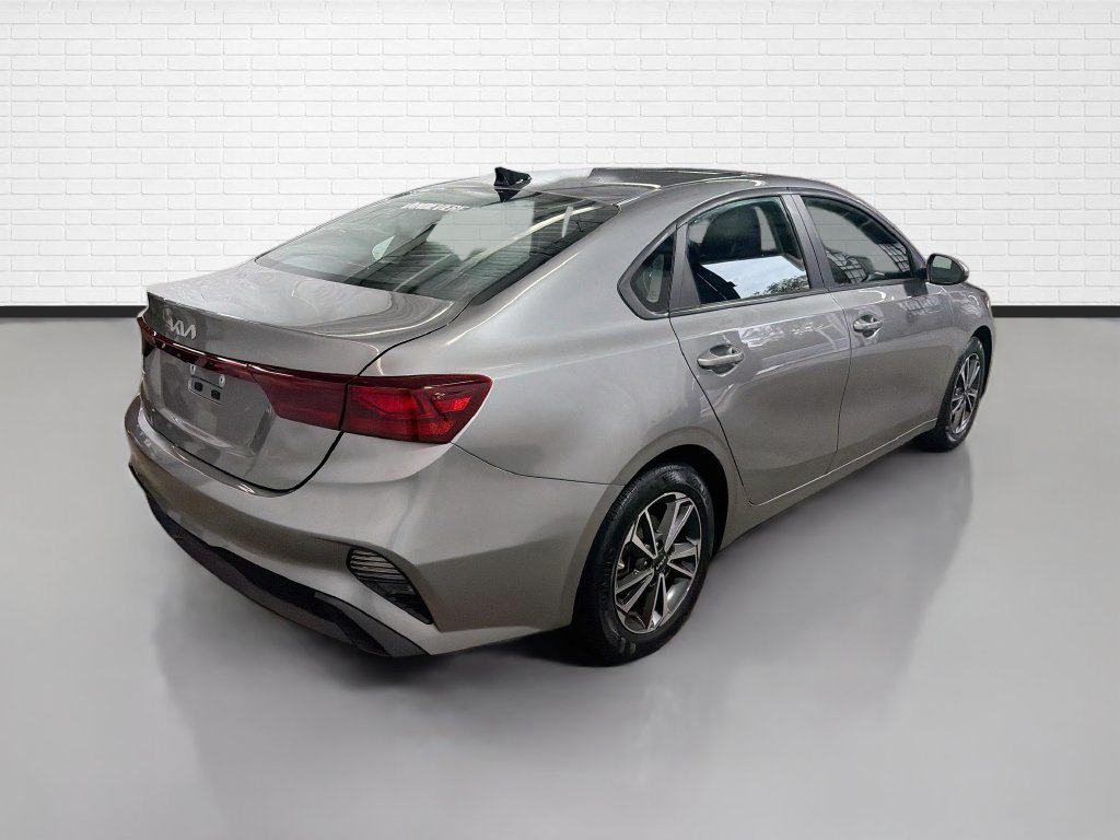 Used 2022 Kia Forte LXS FWD image 9