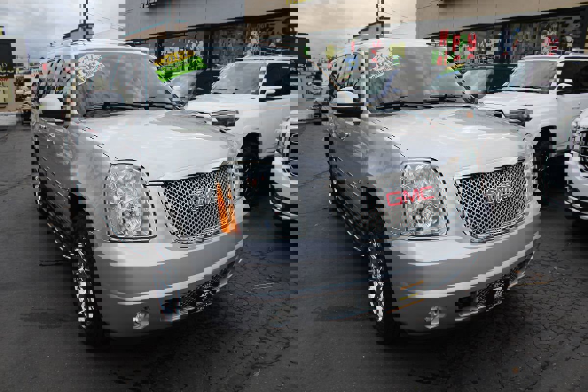 Used 2014 GMC Yukon XL Denali image 8