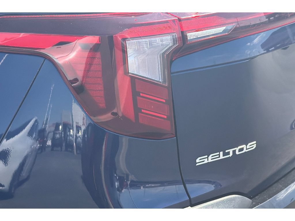 Used 2024 Kia Seltos EX FWD image 33
