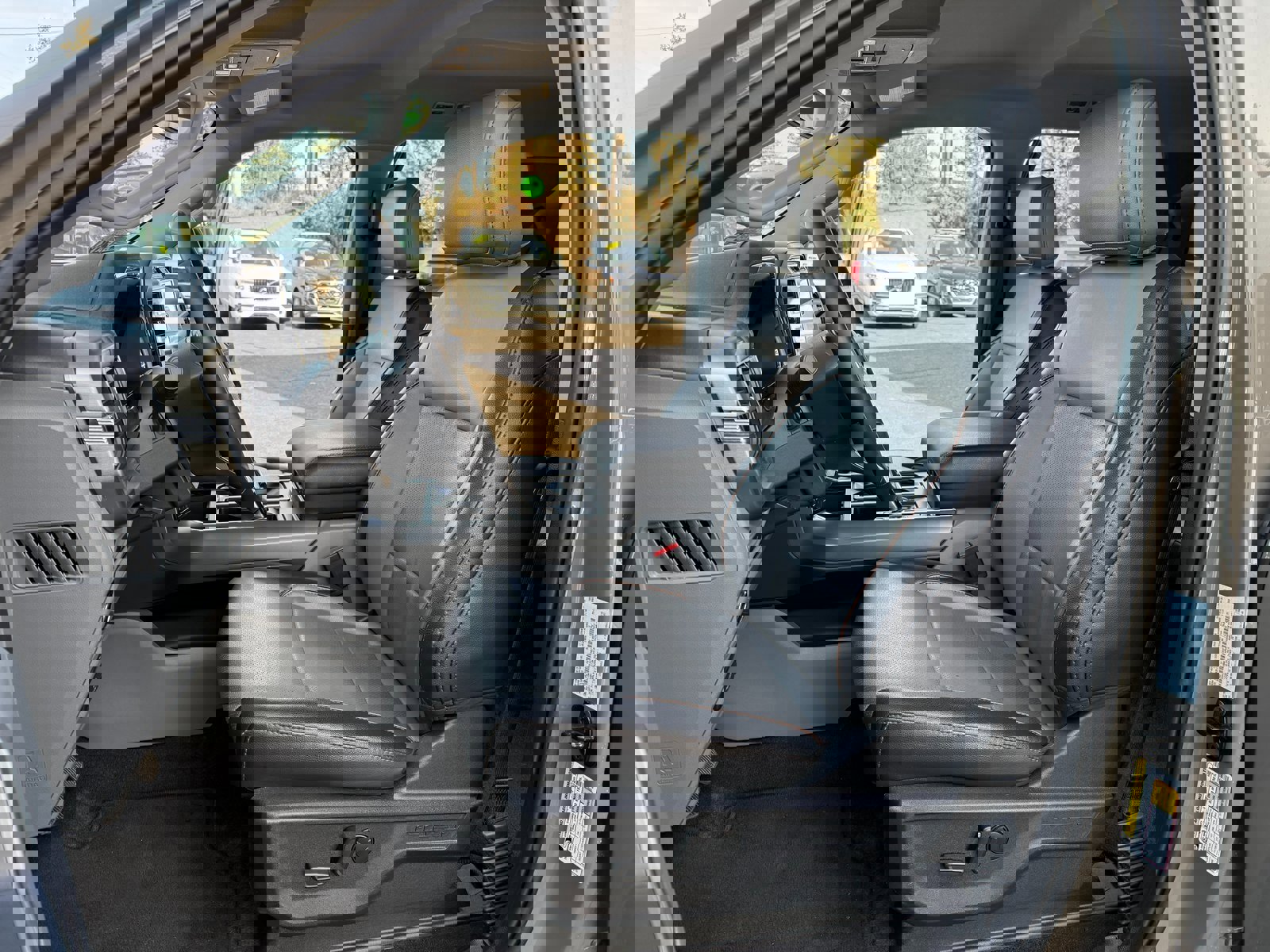 New 2025 Ford F150 Lariat w/ Equipment Group 501A Mid image 31