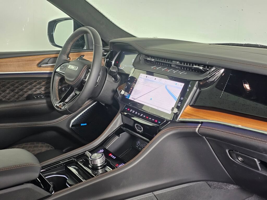 New 2026 Jeep Grand Cherokee L Summit AWD/4WD image 41