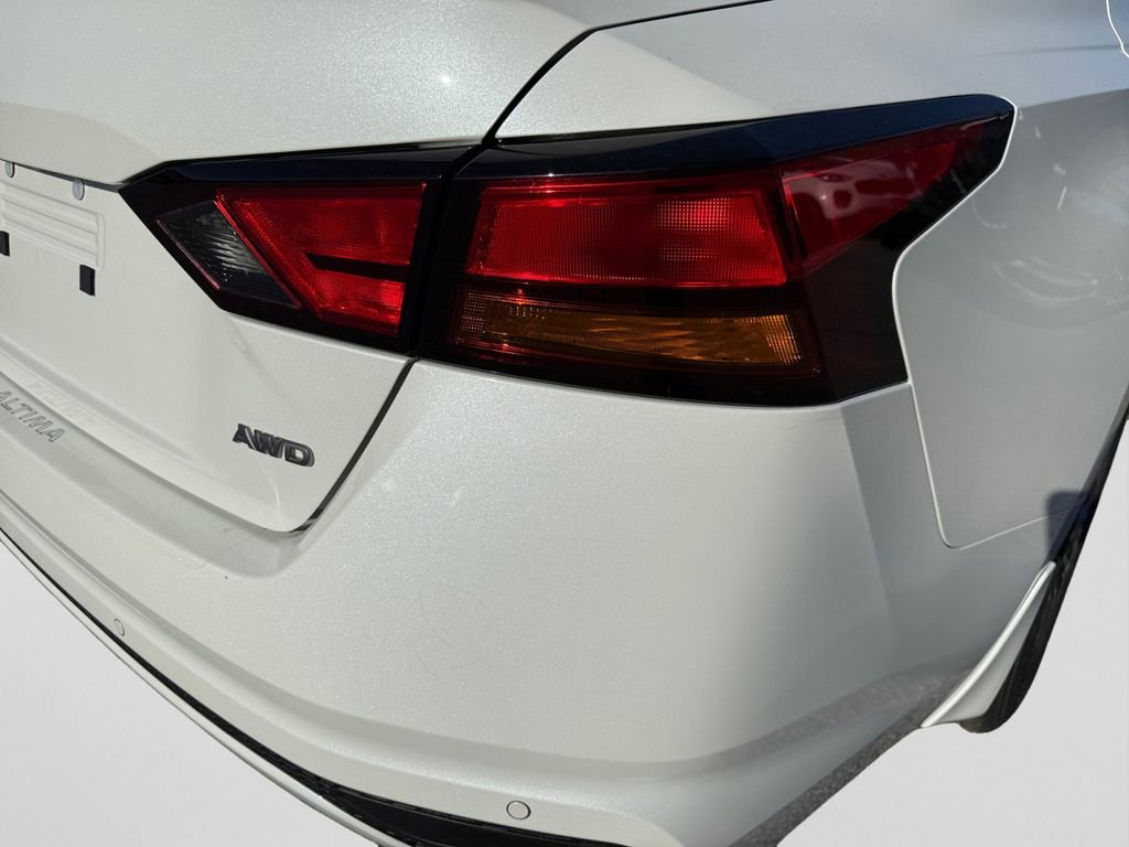 New 2025 Nissan Altima 2.5 SV AWD/4WD image 19