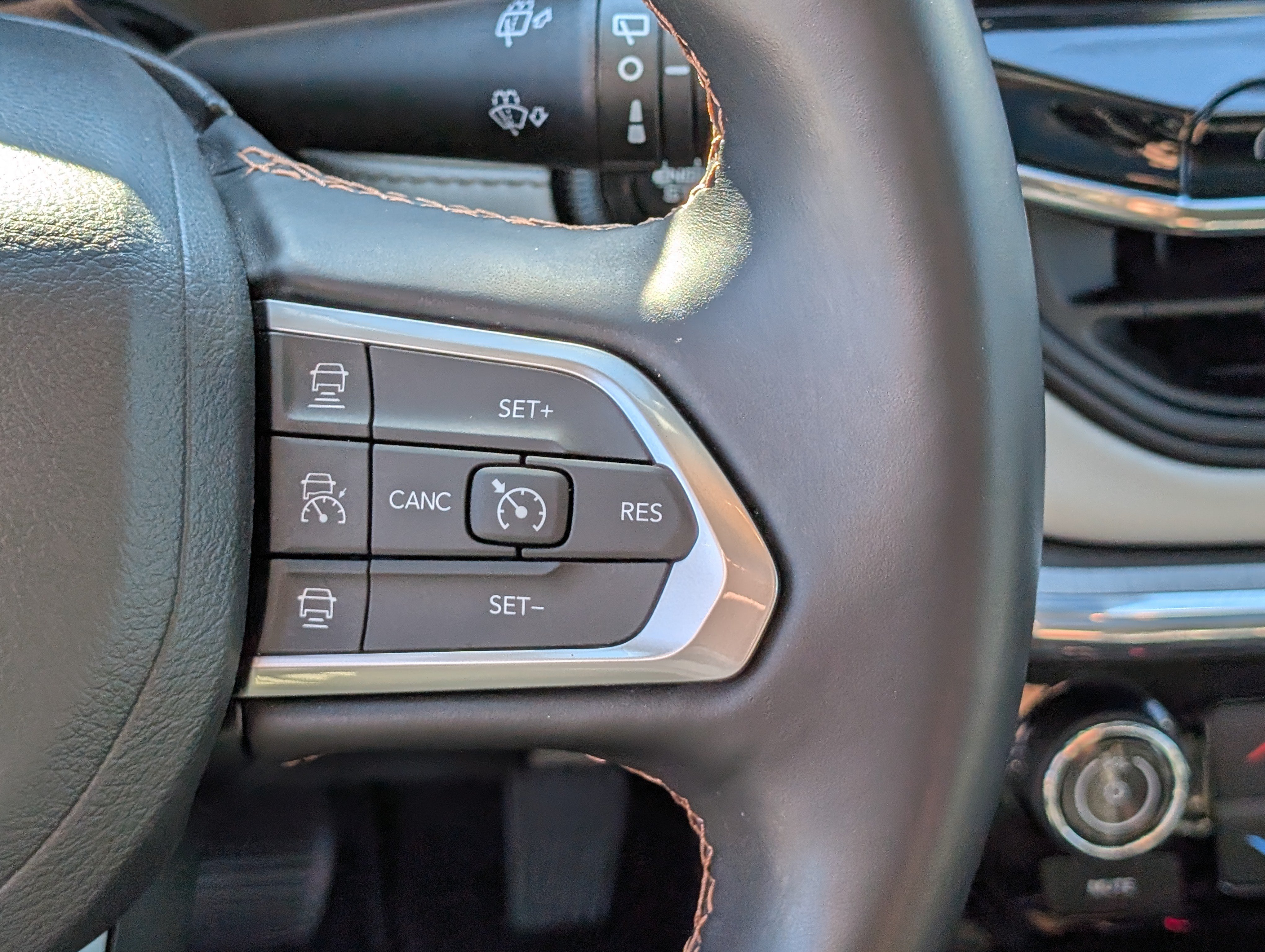 Used 2022 Jeep Compass Limited AWD/4WD image 23