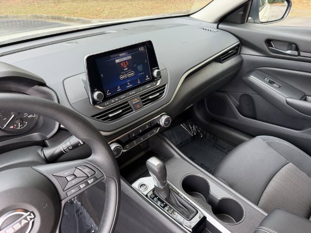 Used 2025 Nissan Altima 2.5 S FWD image 22