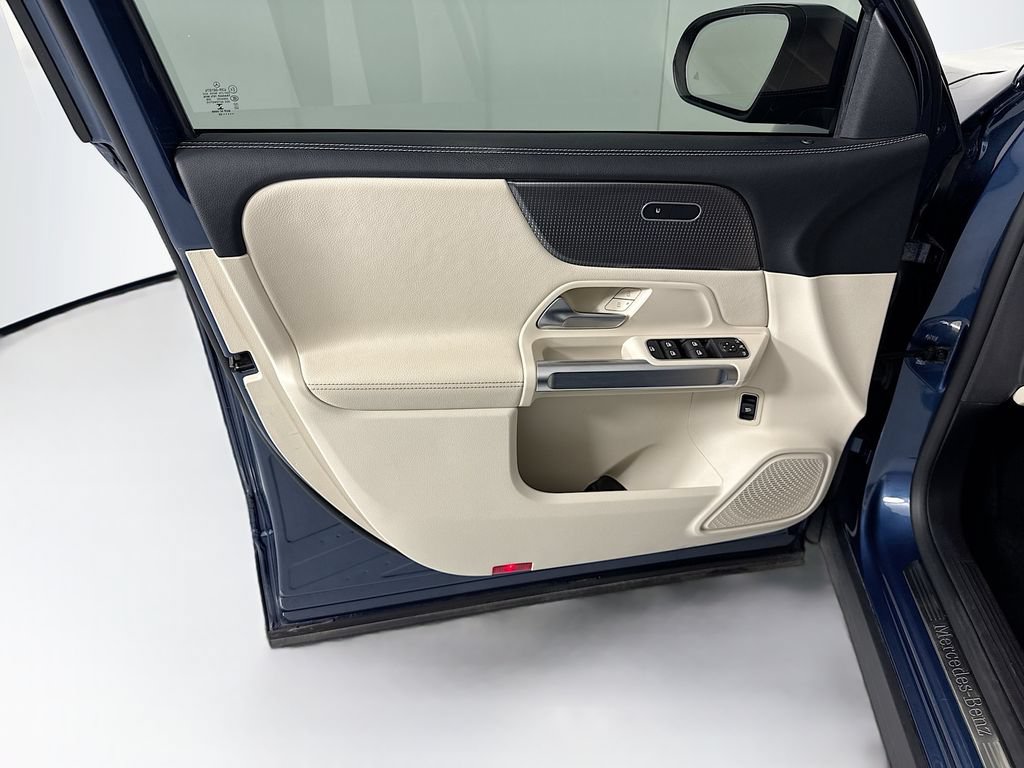 Certified 2022 Mercedes-Benz GLB 250 4MATIC image 25