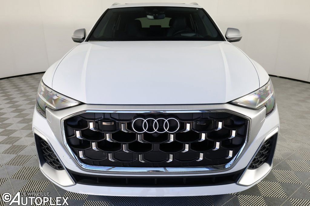 Used 2024 Audi SQ8 Prestige AWD/4WD image 2