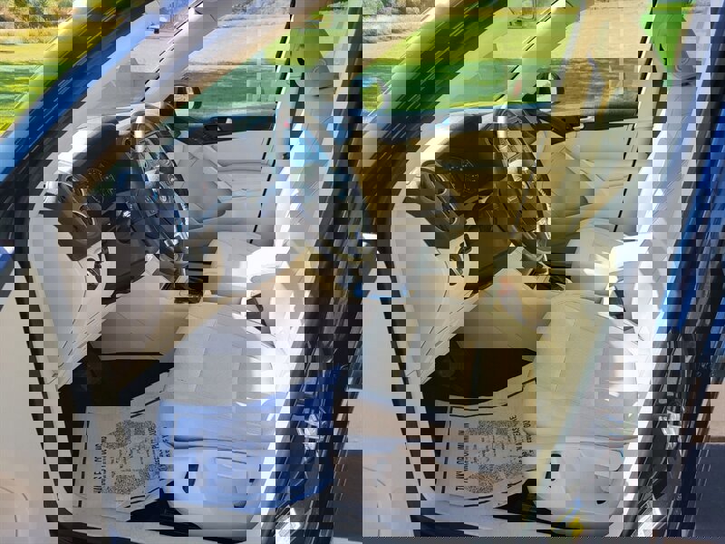 Used 2011 Volkswagen Tiguan SE image 15