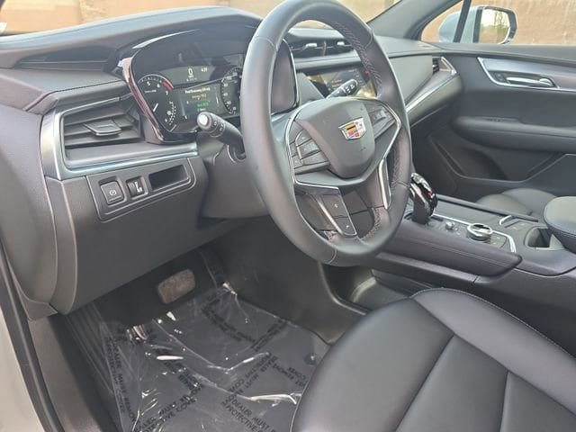 New 2025 Cadillac XT5 Luxury FWD image 10
