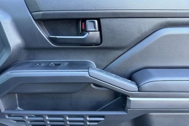 Used 2025 Toyota Tacoma SR5 image 21