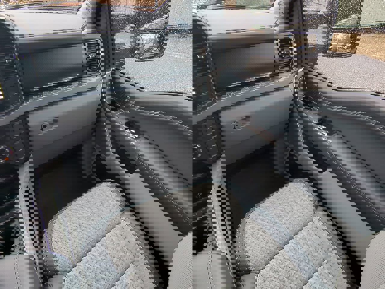 Used 2024 Ford F250 Limited w/ FX4 Off-Road Package image 15