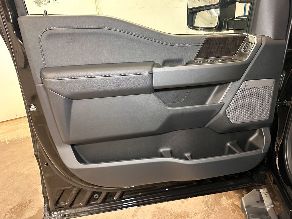 New 2026 Ford F350 Lariat w/ Black Appearance Package image 20