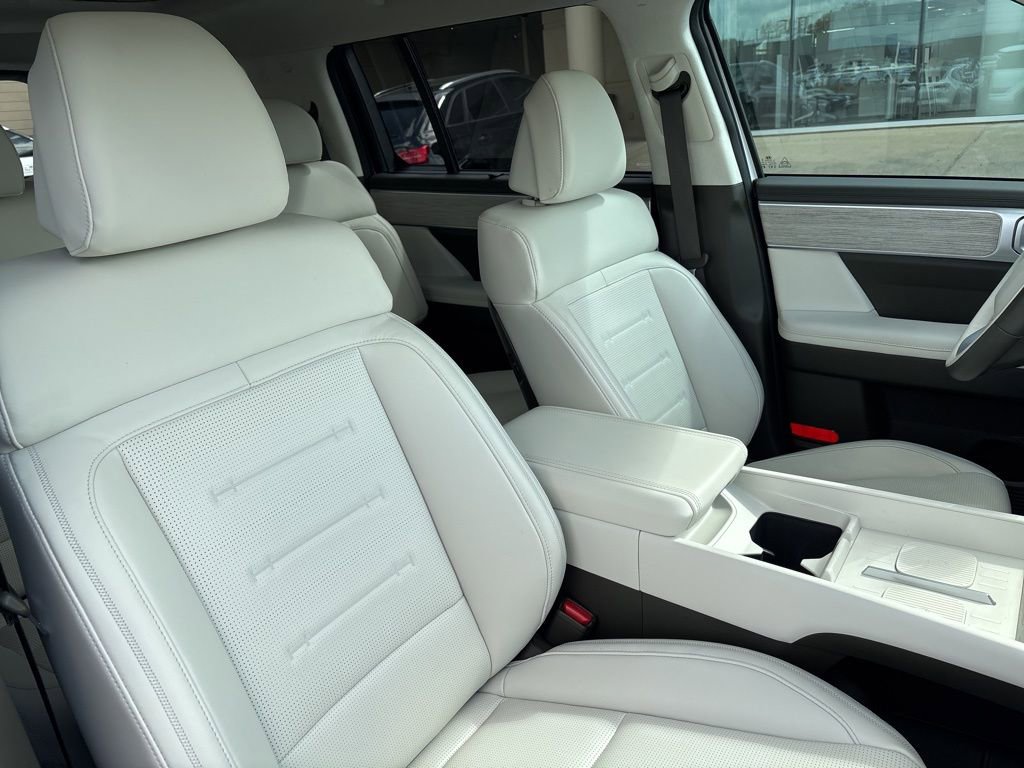 Certified 2025 Hyundai Santa Fe Calligraphy image 17