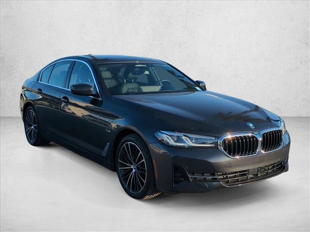 Used 2023 BMW 530e w/ Premium Package RWD image 3