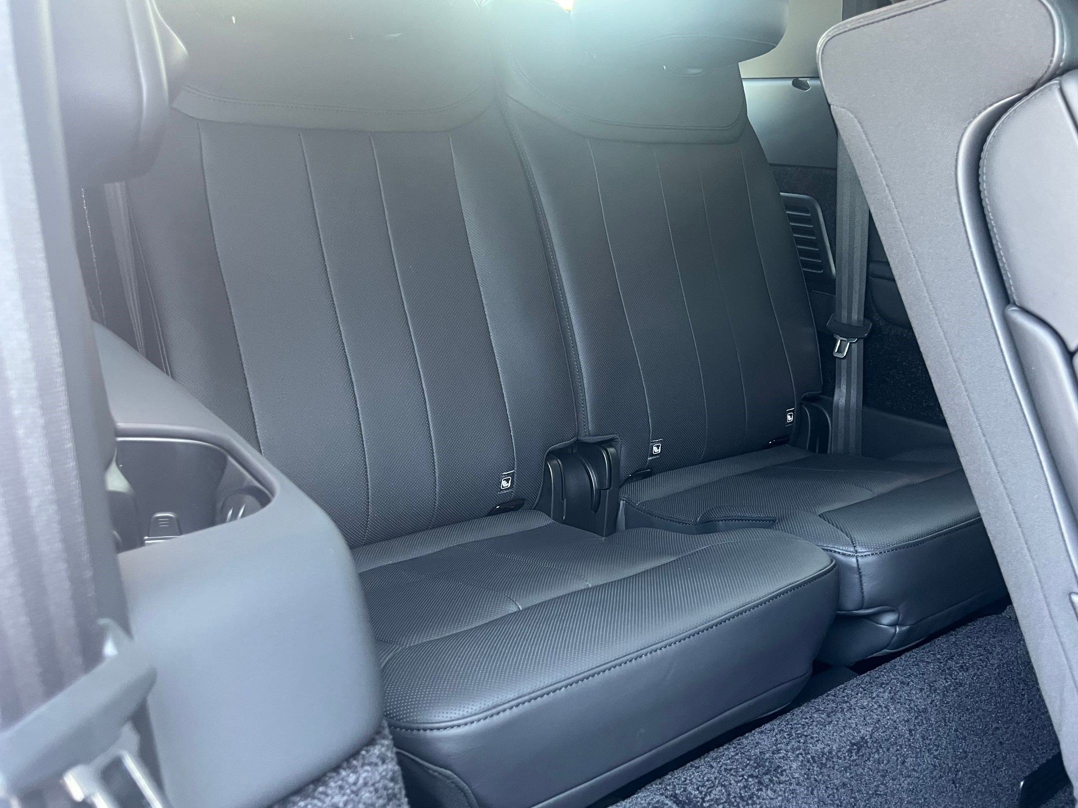 New 2025 Land Rover Range Rover Long Wheelbase SE image 28