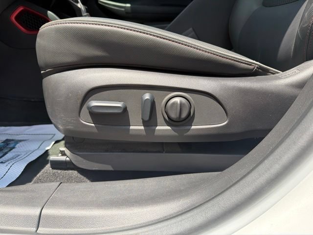 Used 2023 Chevrolet TrailBlazer RS w/ Convenience Package FWD image 14
