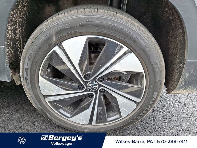 Used 2023 Volkswagen Taos SE w/ Panoramic Sunroof Package AWD/4WD image 9