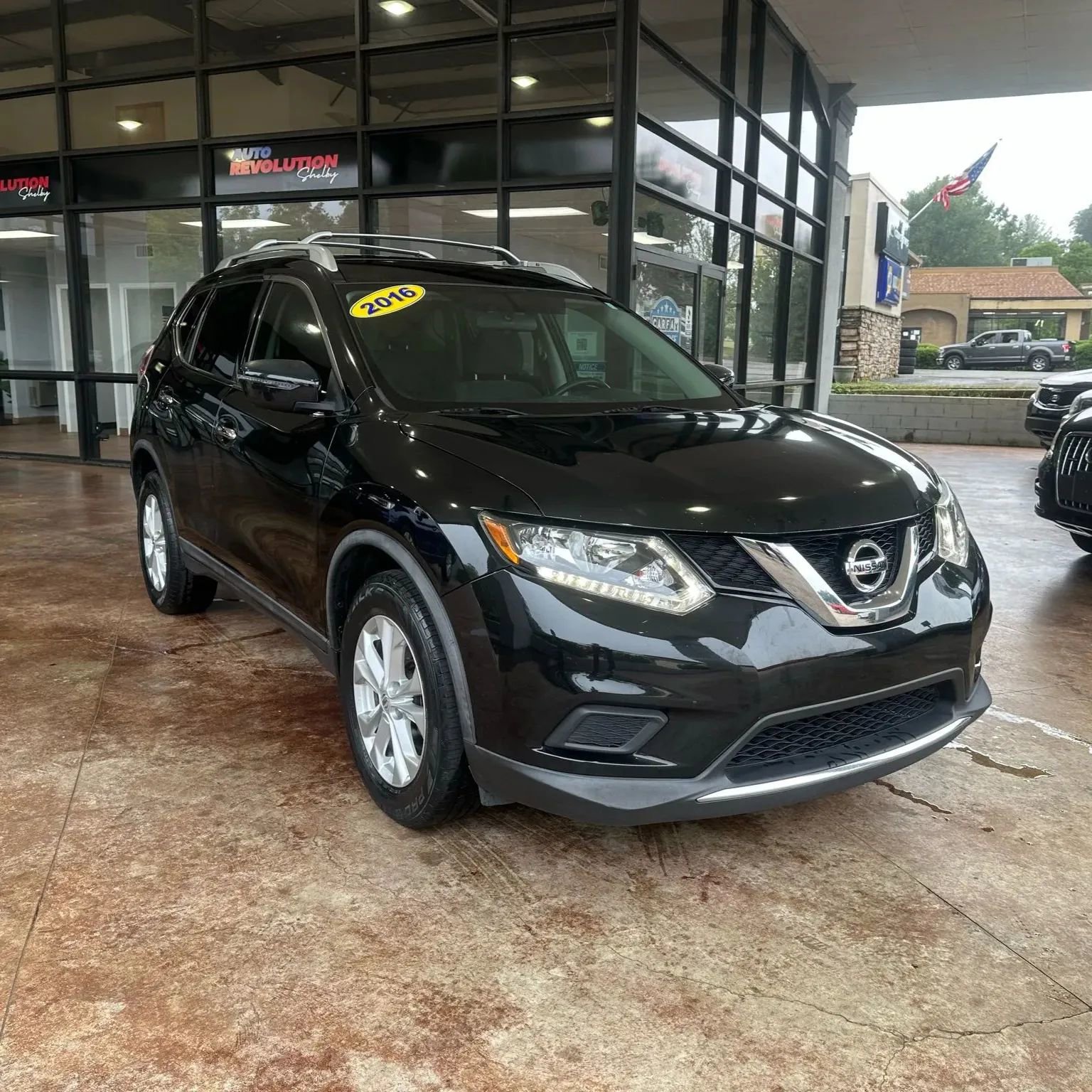 Used 2016 Nissan Rogue SV