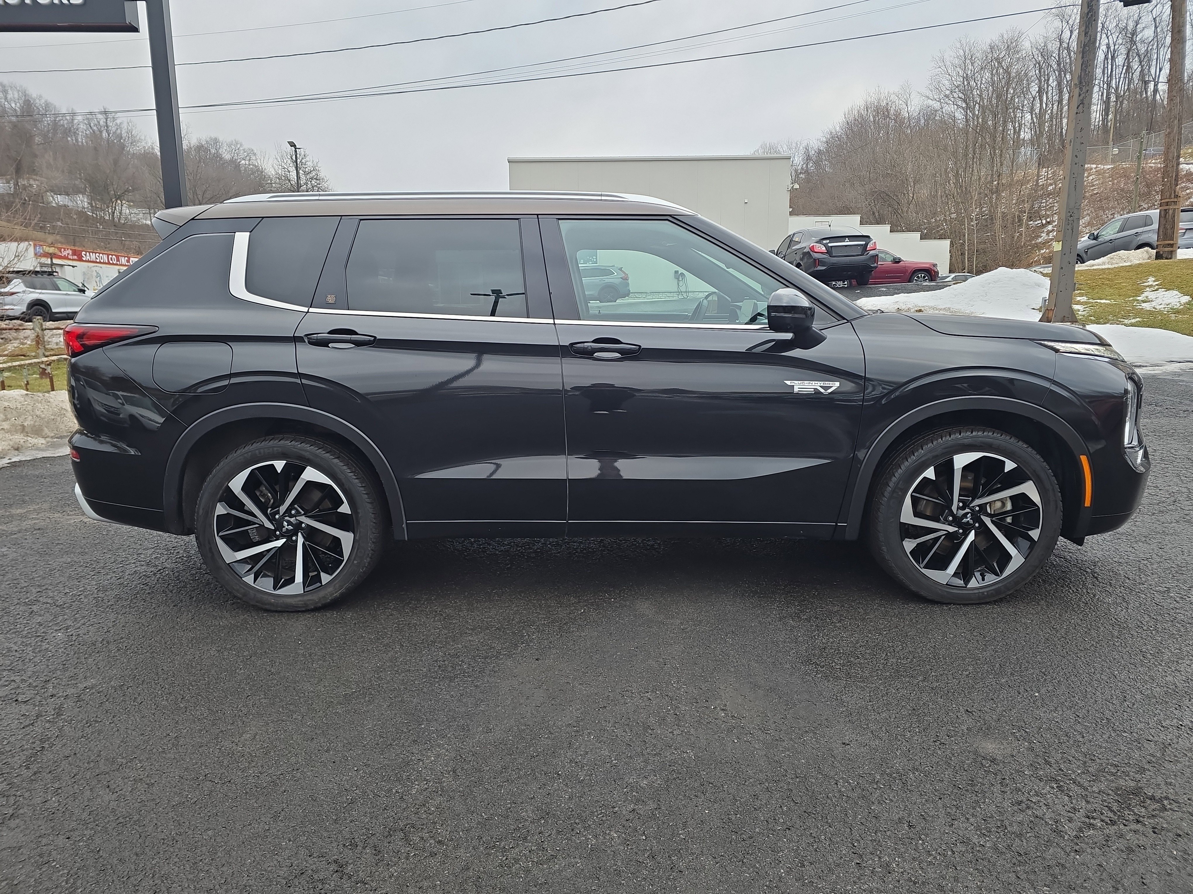 Used 2023 Mitsubishi Outlander SEL 40th Anniversary image 3