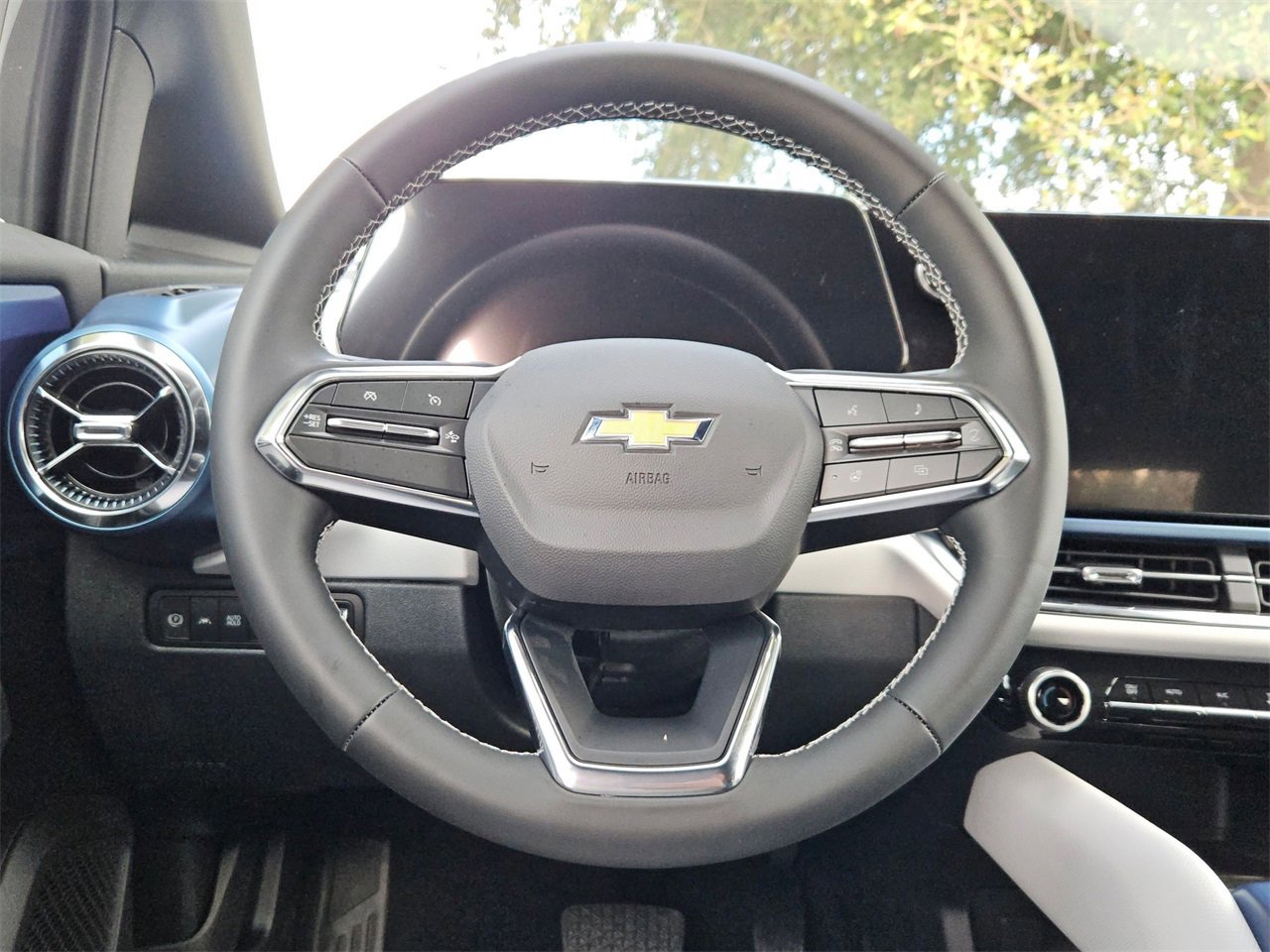 New 2026 Chevrolet Equinox EV LT image 10