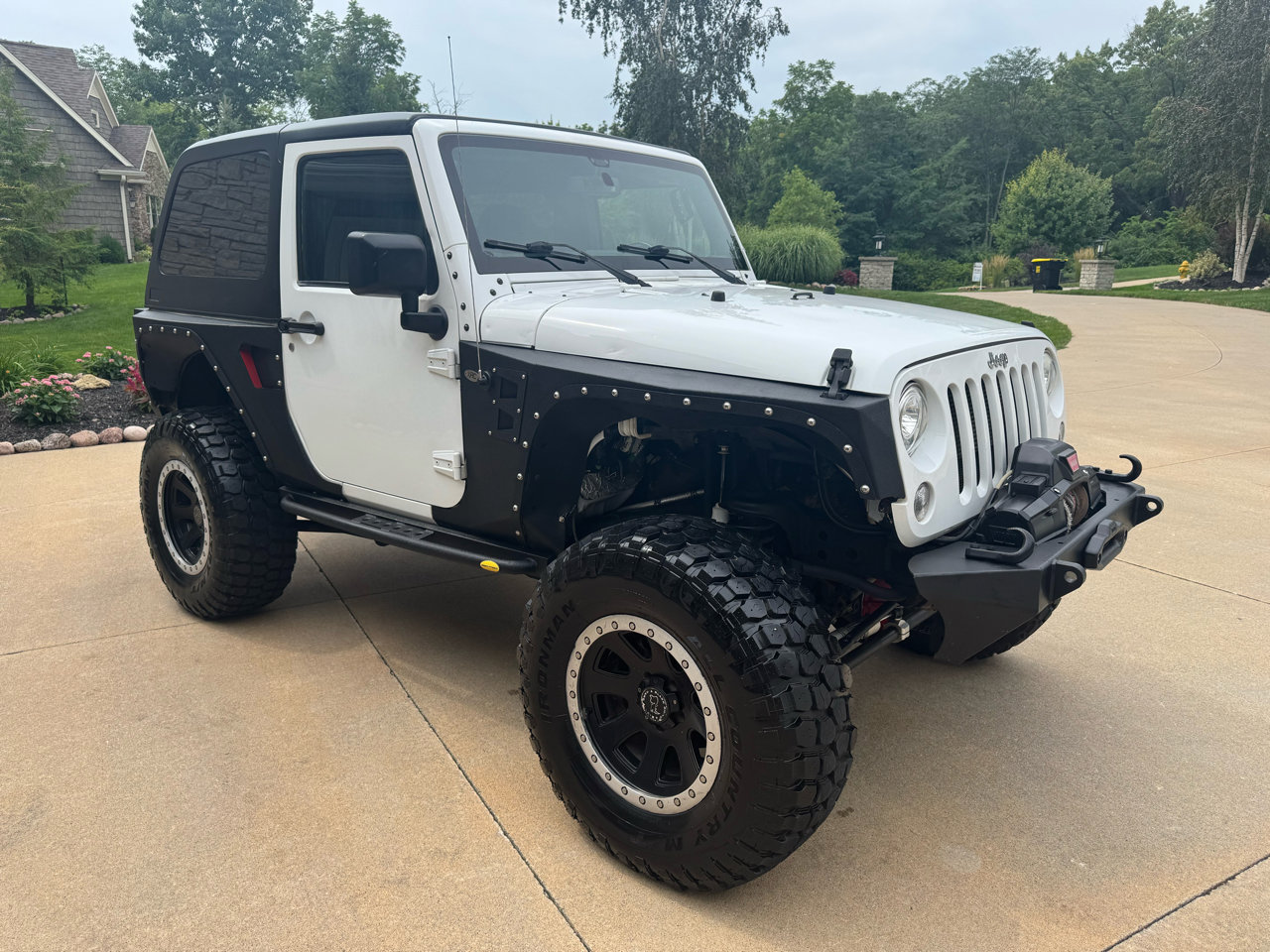 Used 2017 Jeep Wrangler Rubicon w/ Power Convenience Group image 8