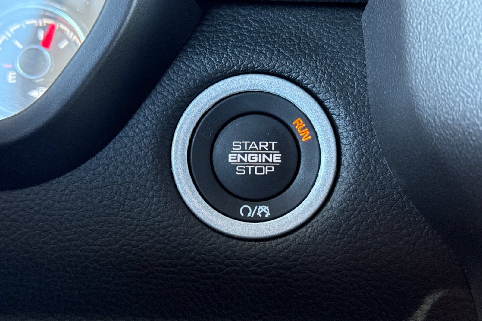 Used 2025 RAM 1500 Laramie AWD/4WD image 35