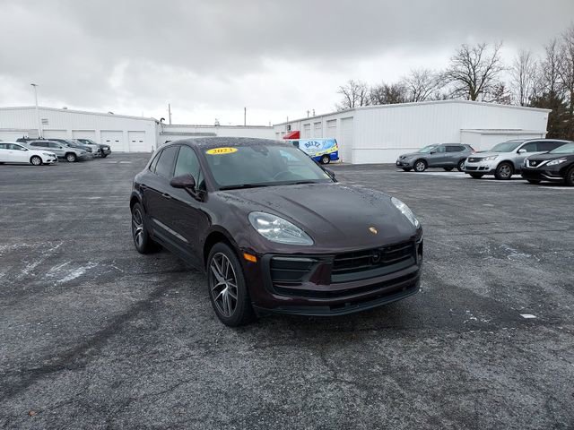 Used 2023 Porsche Macan image 11