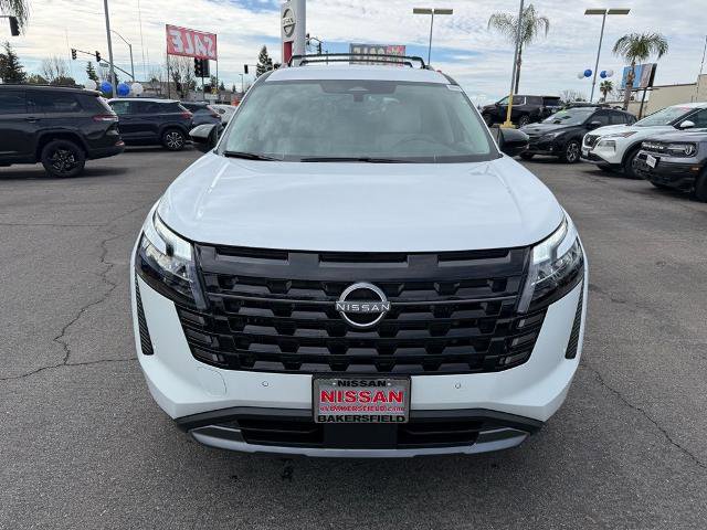 New 2026 Nissan Pathfinder SL image 2