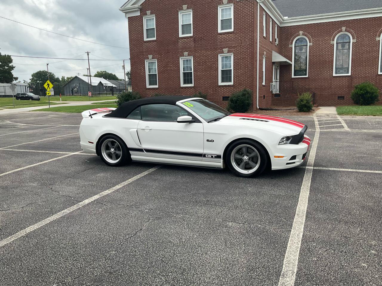 Used 2013 Ford Mustang GT Premium RWD image 4