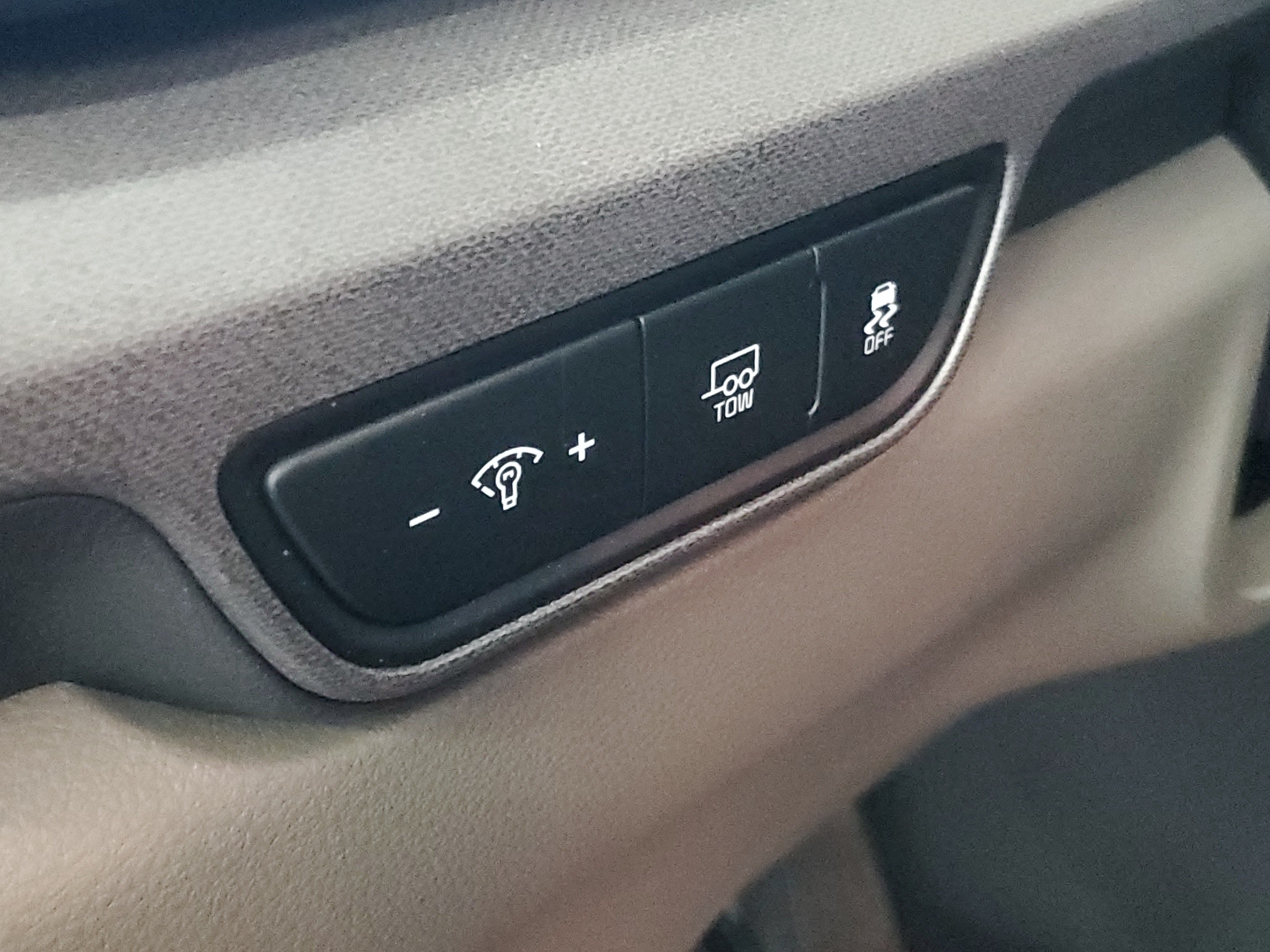Used 2025 Kia Carnival EX FWD image 22