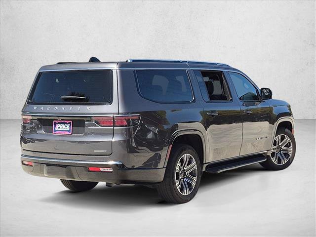 Used 2024 Jeep Wagoneer L Series II w/ Flexible Seating Group AWD/4WD image 5