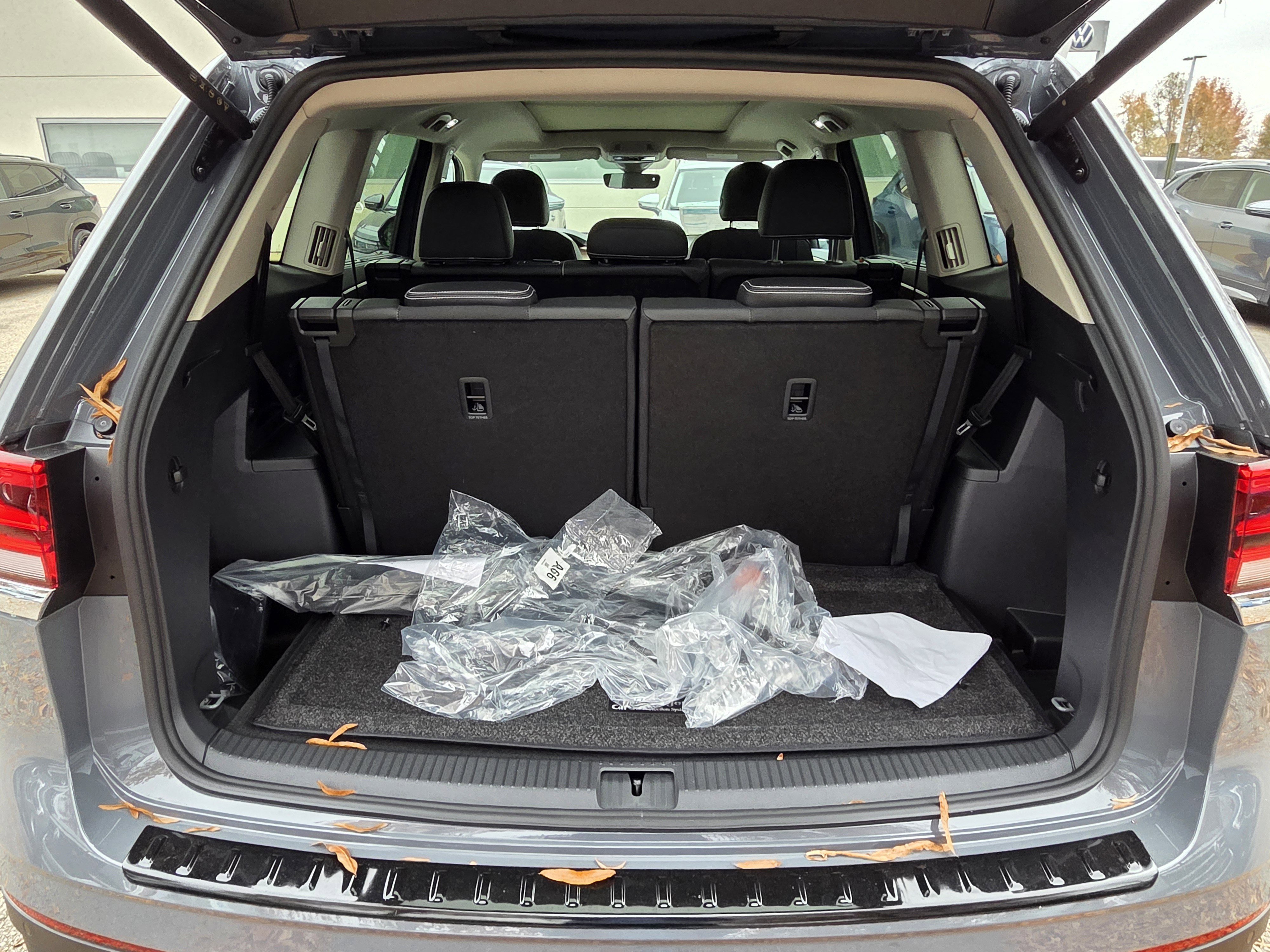 New 2026 Volkswagen Atlas SE image 4