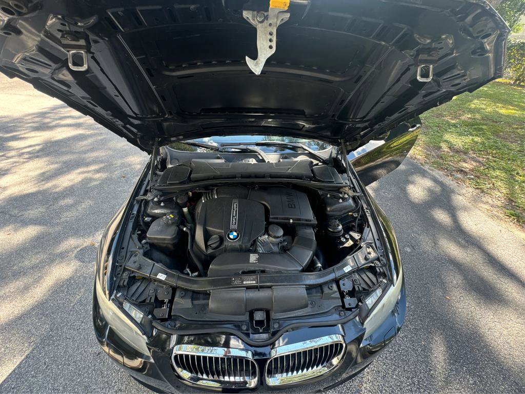 Used 2013 BMW 335i Convertible image 10