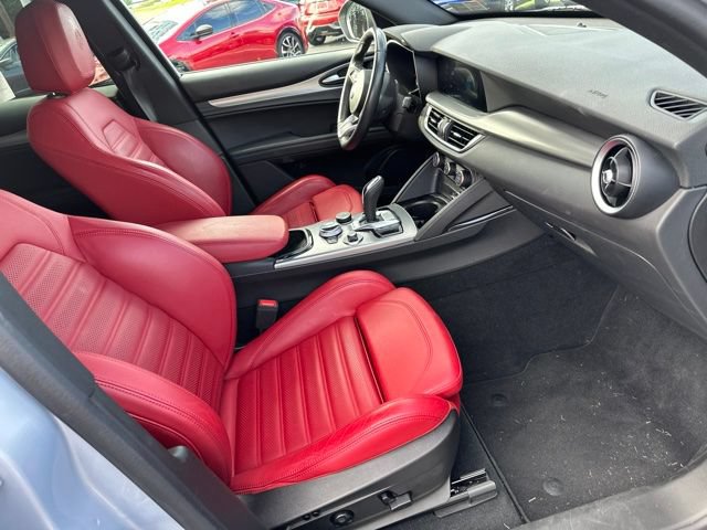 Used 2024 Alfa Romeo Stelvio Ti w/ Performance Driving Package AWD/4WD image 10