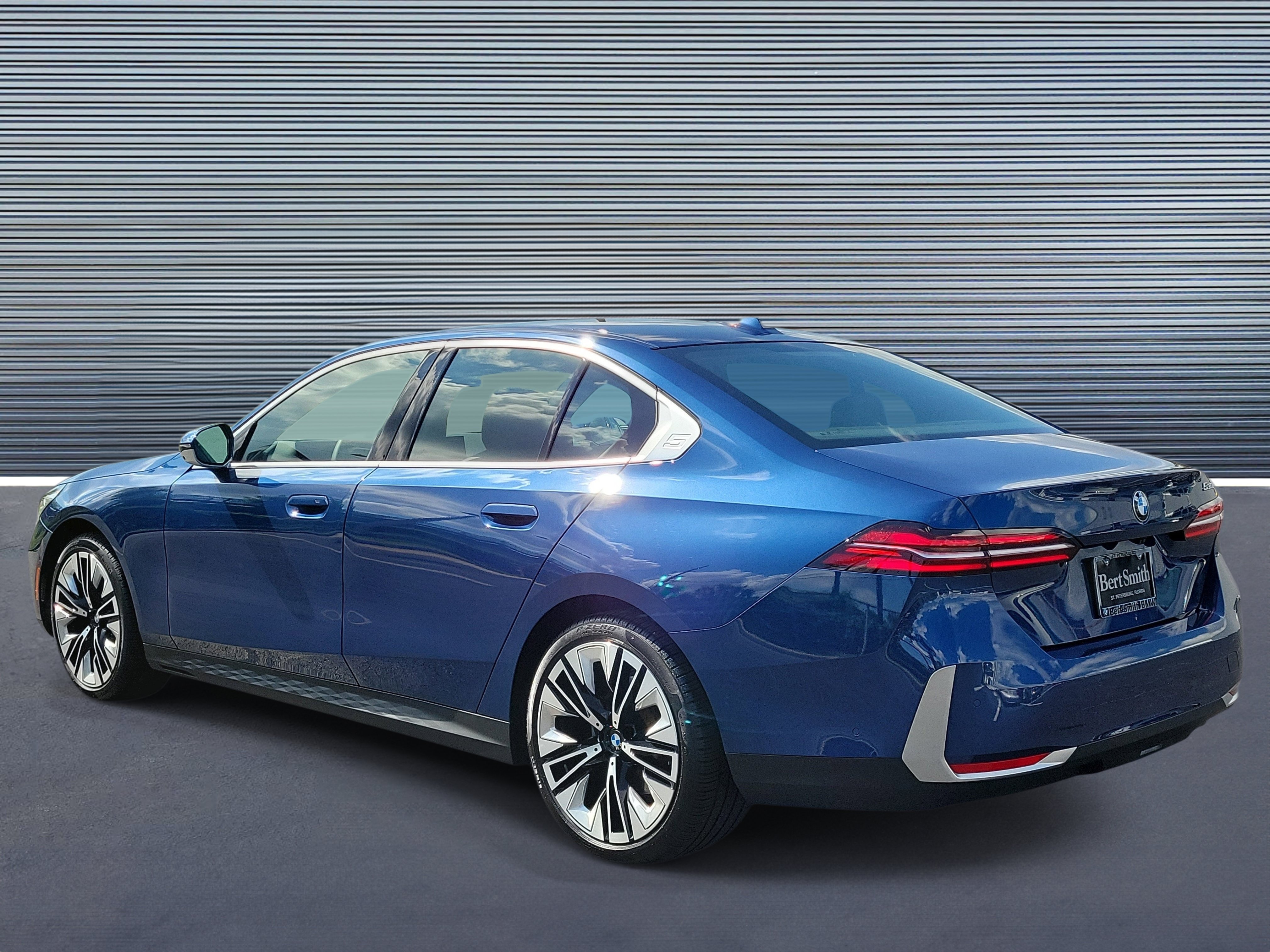 Used 2026 BMW 530i RWD image 4