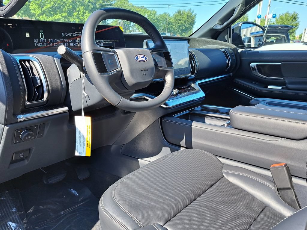 New 2027 Ford Expedition Platinum w/ Stealth Performance Package AWD/4WD image 9
