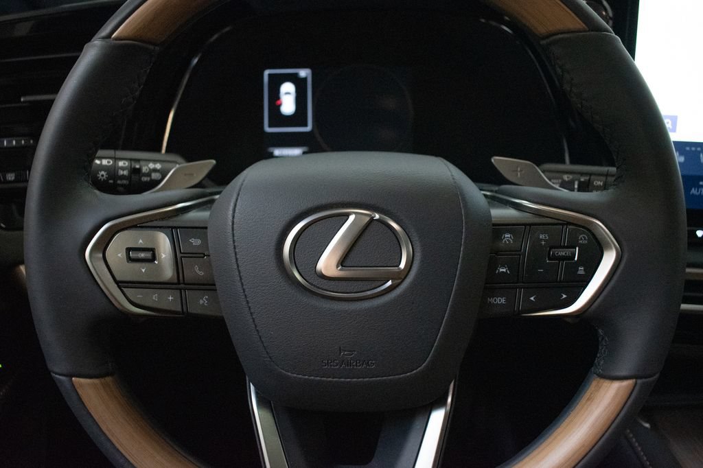 Used 2024 Lexus RX 350 Premium w/ Kick Sensor & Tow Package AWD/4WD image 12