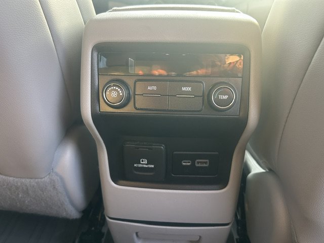 Used 2021 GMC Acadia SLT FWD image 13