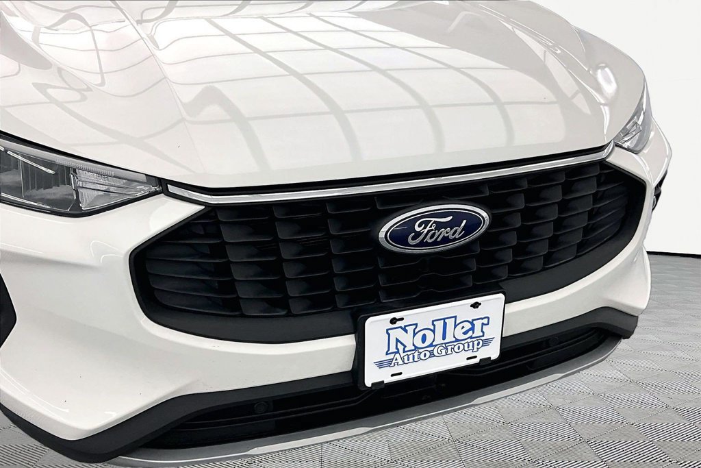 Certified 2023 Ford Escape SE FWD image 28