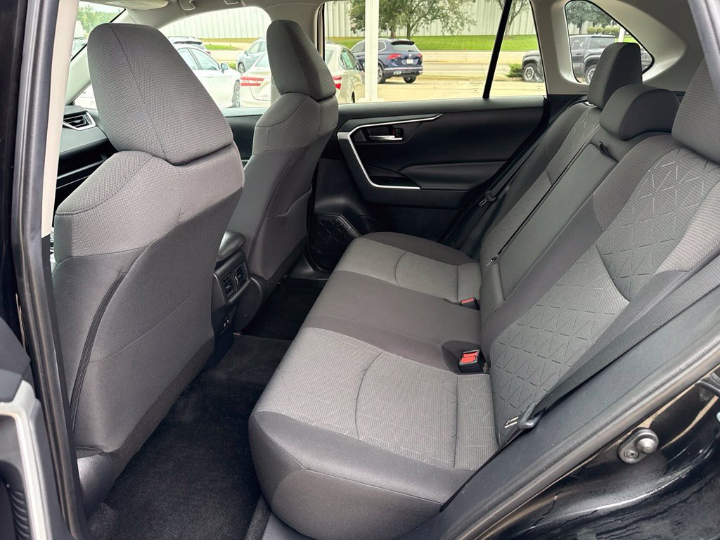 Used 2020 Toyota RAV4 XLE w/ Convenience Package AWD/4WD image 10
