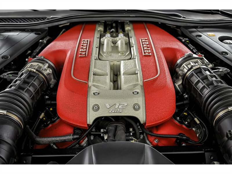 Used 2019 Ferrari 812 Superfast RWD image 15