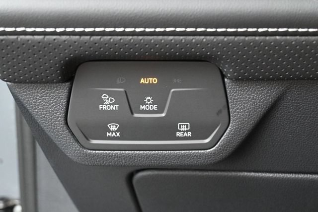 Used 2026 Volkswagen Atlas Cross Sport SEL R-Line AWD/4WD image 15