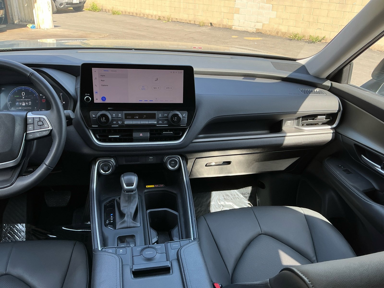 Used 2025 Toyota Grand Highlander FWD image 16