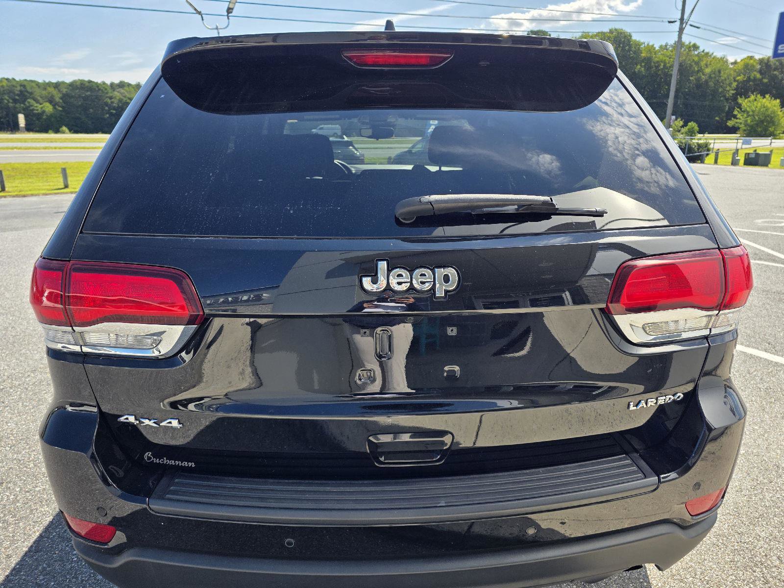 Used 2021 Jeep Grand Cherokee Laredo image 6