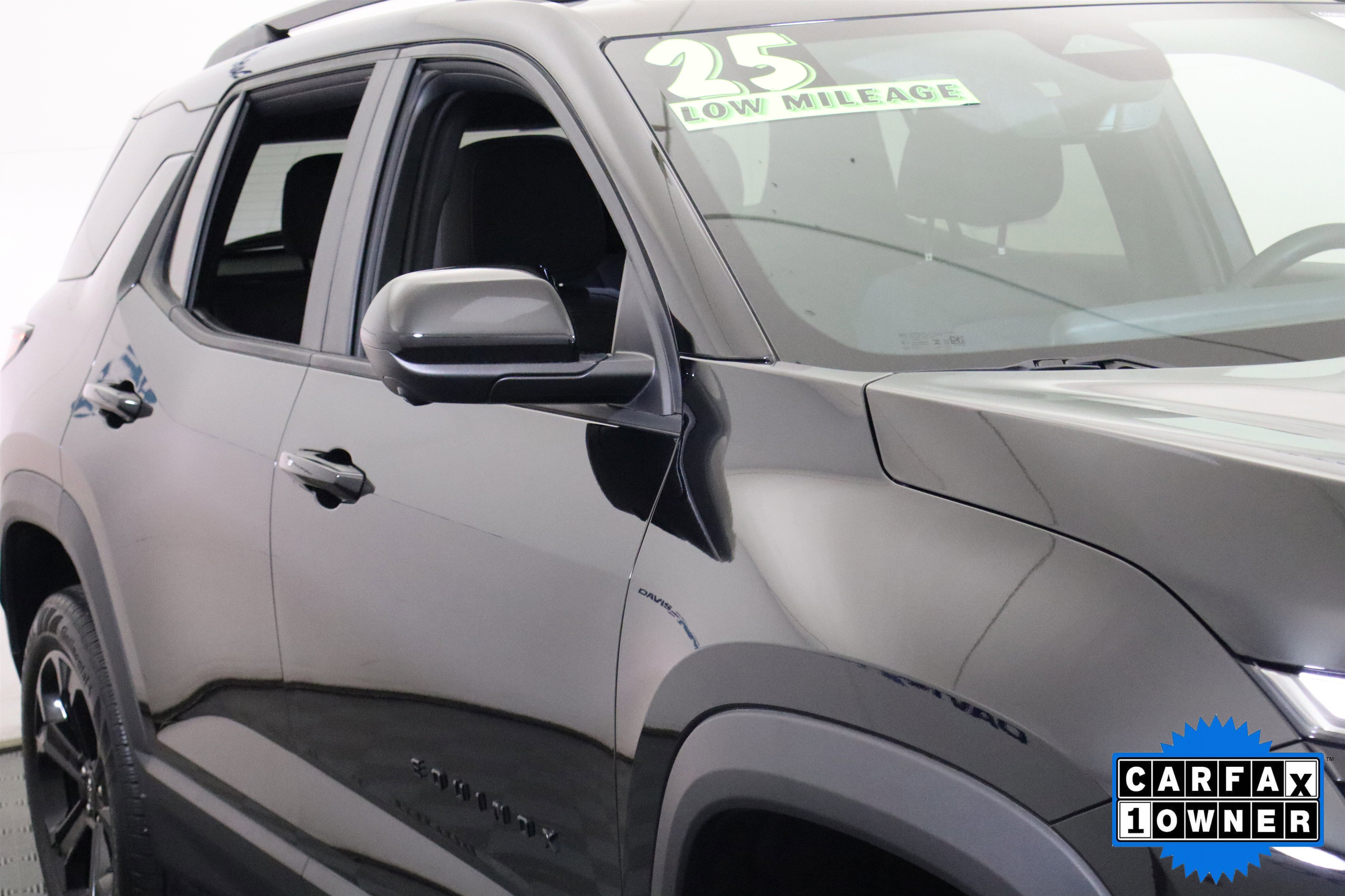 Used 2025 Chevrolet Equinox LT w/ Safety and Technology Package image 3