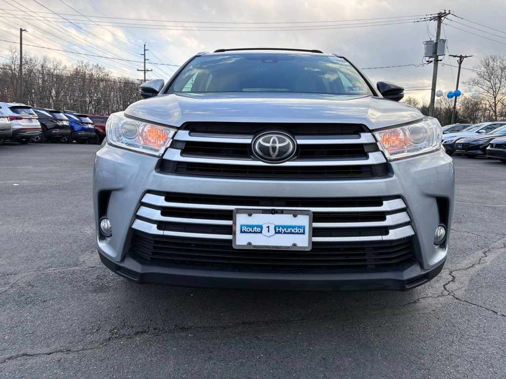 Used 2017 Toyota Highlander XLE image 2