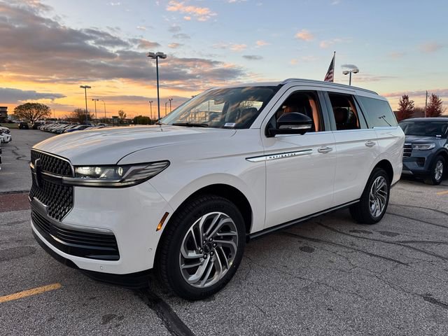 New 2025 Lincoln Navigator Reserve image 3
