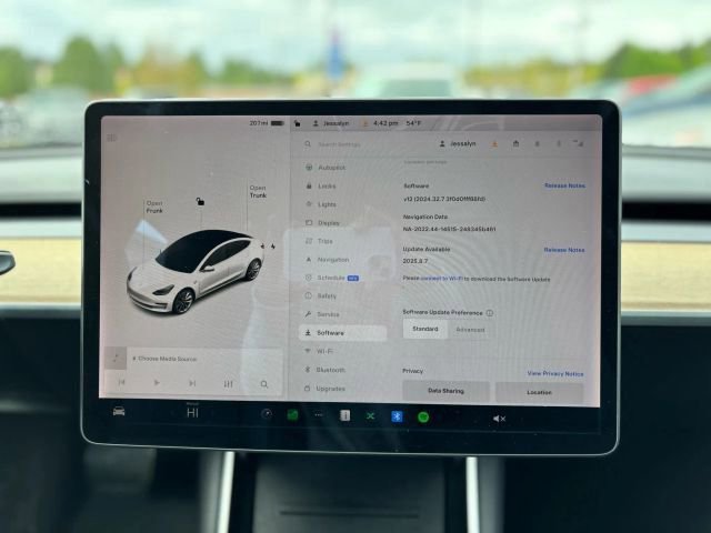 Used 2018 Tesla Model 3 Mid Range RWD image 14