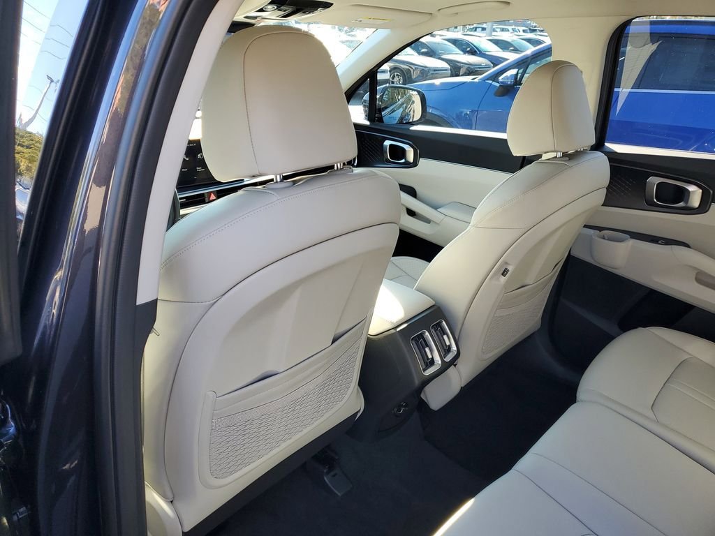 New 2026 Kia Sorento S w/ S Panoramic Sunroof Package FWD image 16