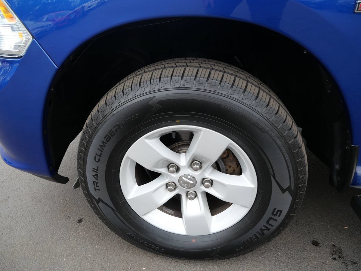 Used 2018 RAM 1500 Express AWD/4WD image 32